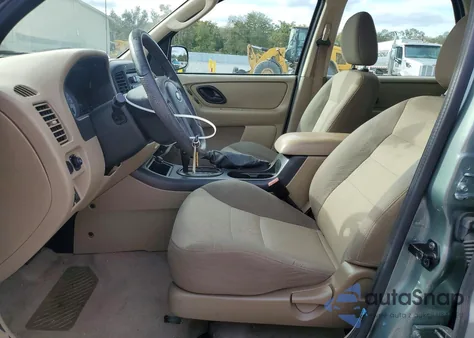 2005 Ford Escape Xls z USA, uszkodzony, nr VIN 1FMCU02Z55DA20835